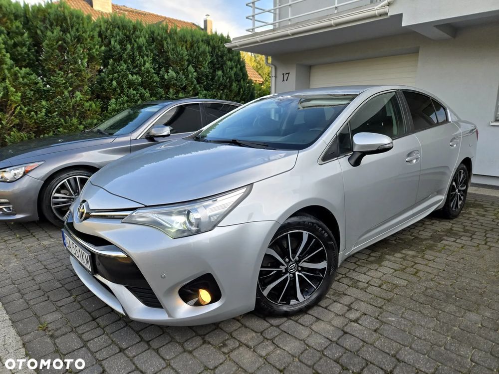 Toyota Avensis 2.0 D-4D Prestige - 2