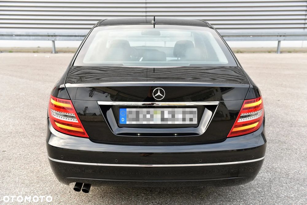 Mercedes-Benz Klasa C 180 BlueEFFICIENCY Avantgarde - 9