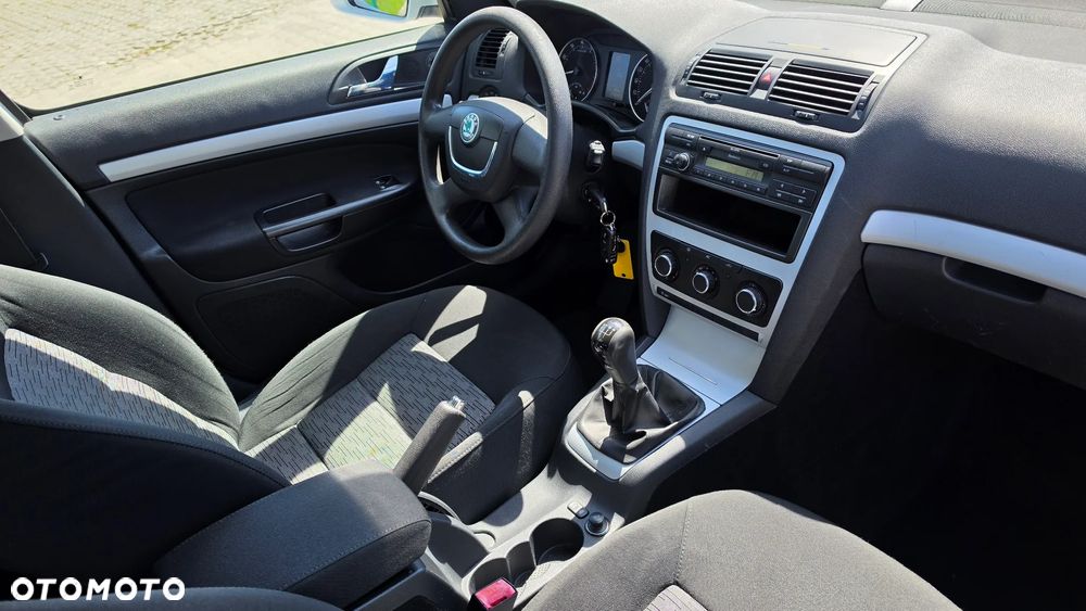 Skoda Octavia 1.6 Combi Ambiente - 5