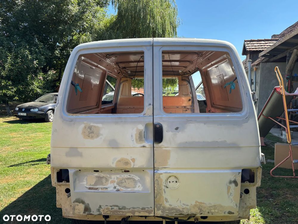 Volkswagen Transporter - 25