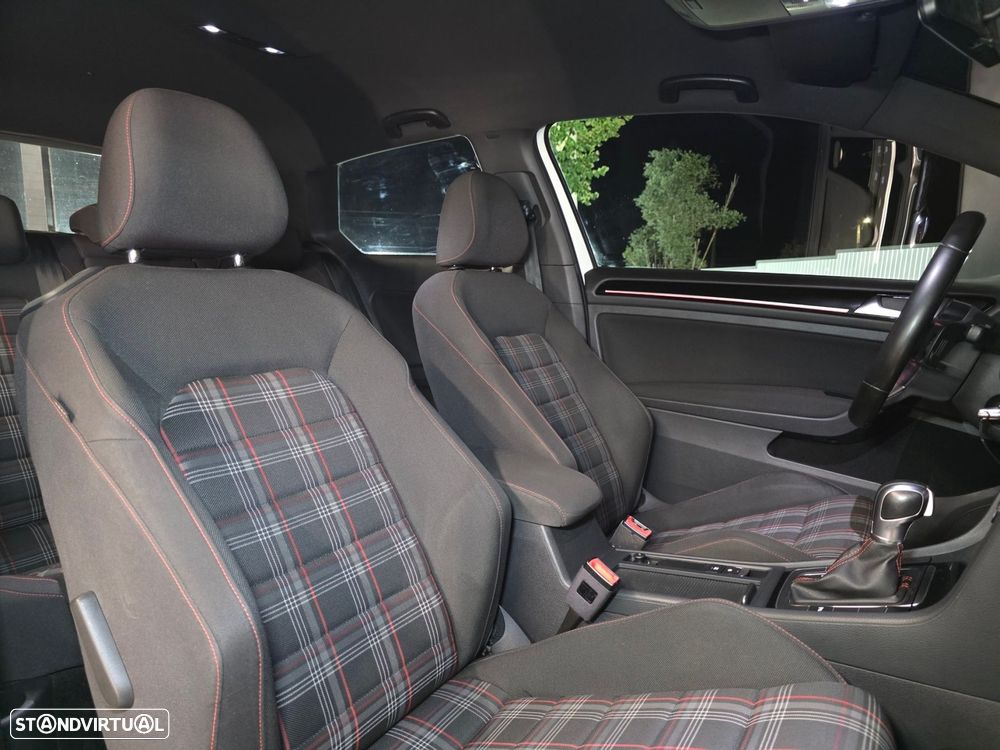 VW Golf 2.0 TSi GTi DSG - 4