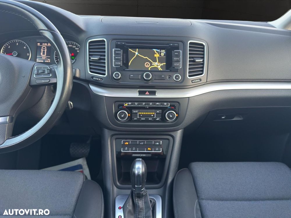 Volkswagen Sharan - 10