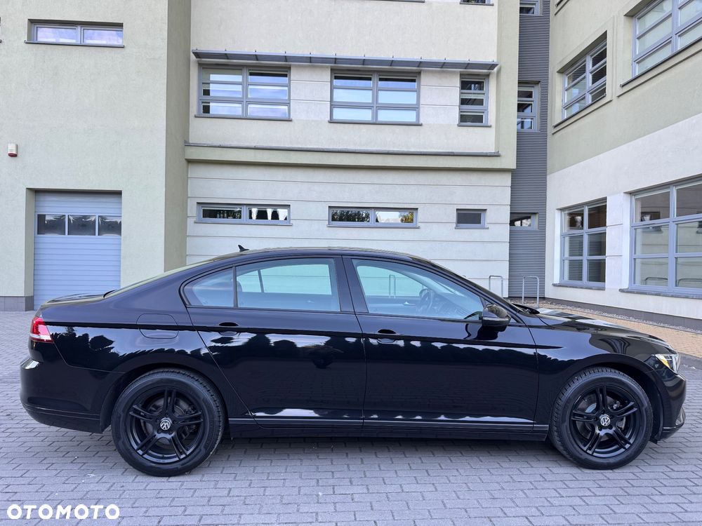 Volkswagen Passat - 12