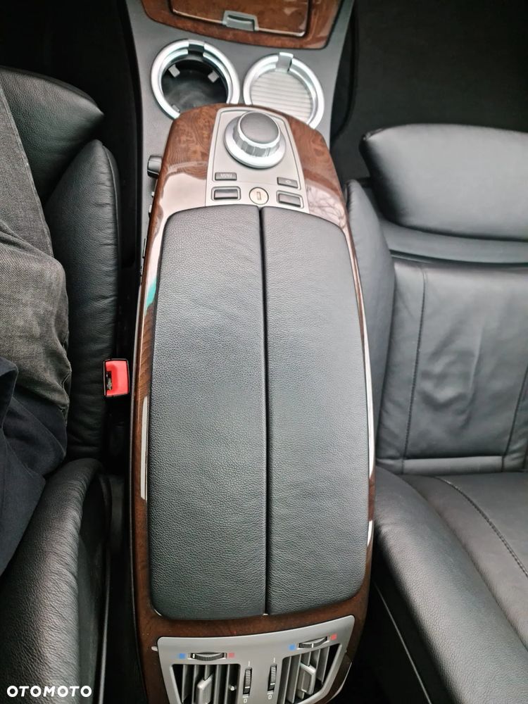 BMW Seria 7 740Li - 6