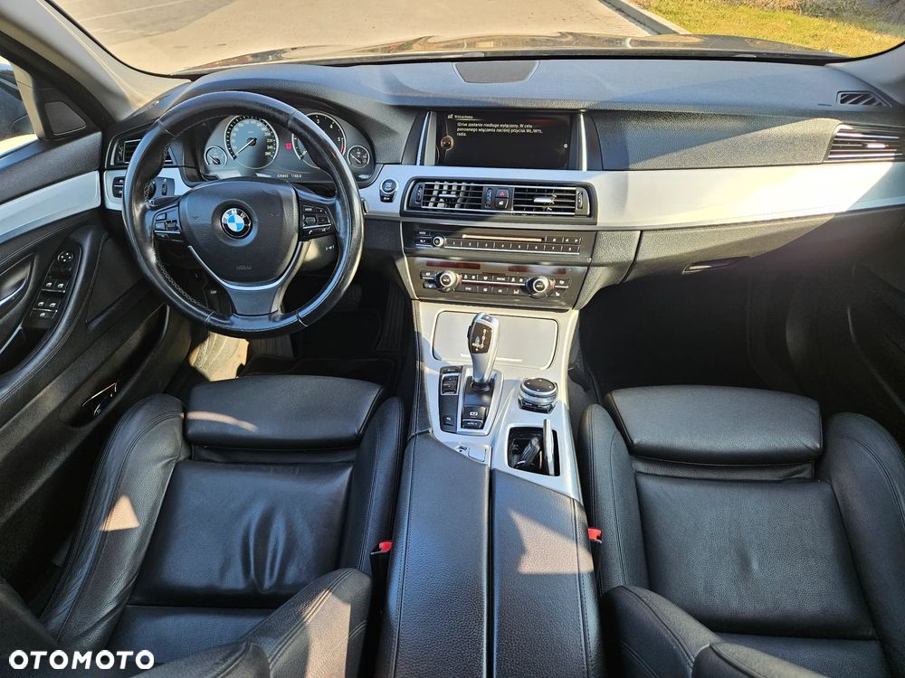 BMW Seria 5 525d xDrive Modern Line - 7