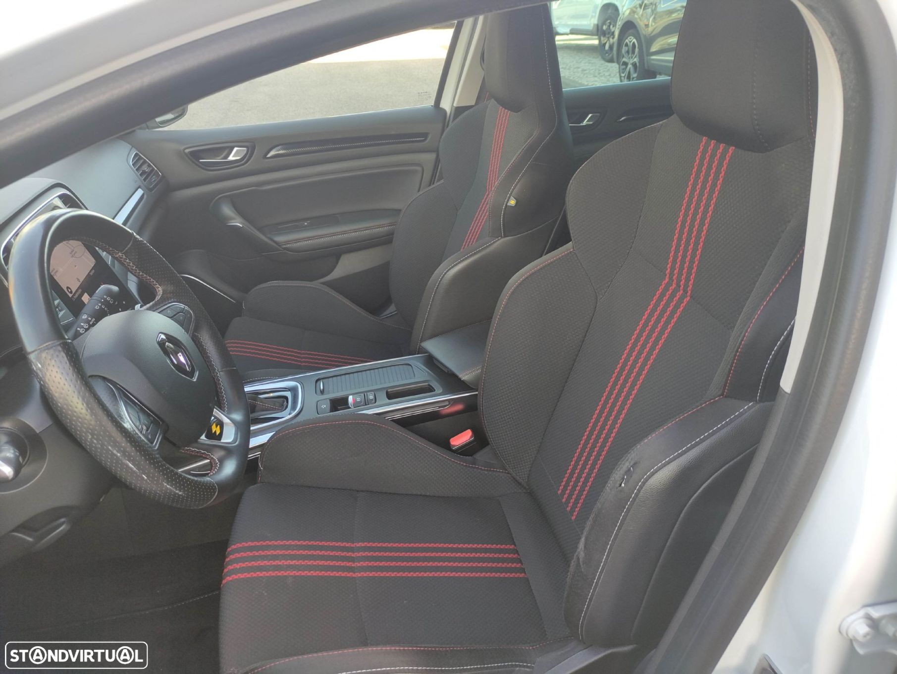 Renault Mégane Sport Tourer 1.6 E-Tech Plug-In Hybrid R.S. Line - 19