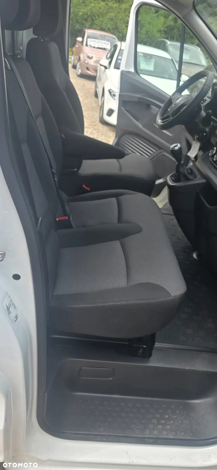 Renault Trafic - 21