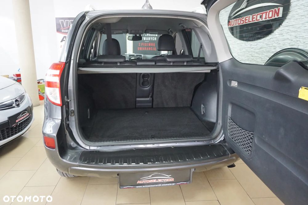 Toyota RAV4 2.2 D-4D 4x4 - 15