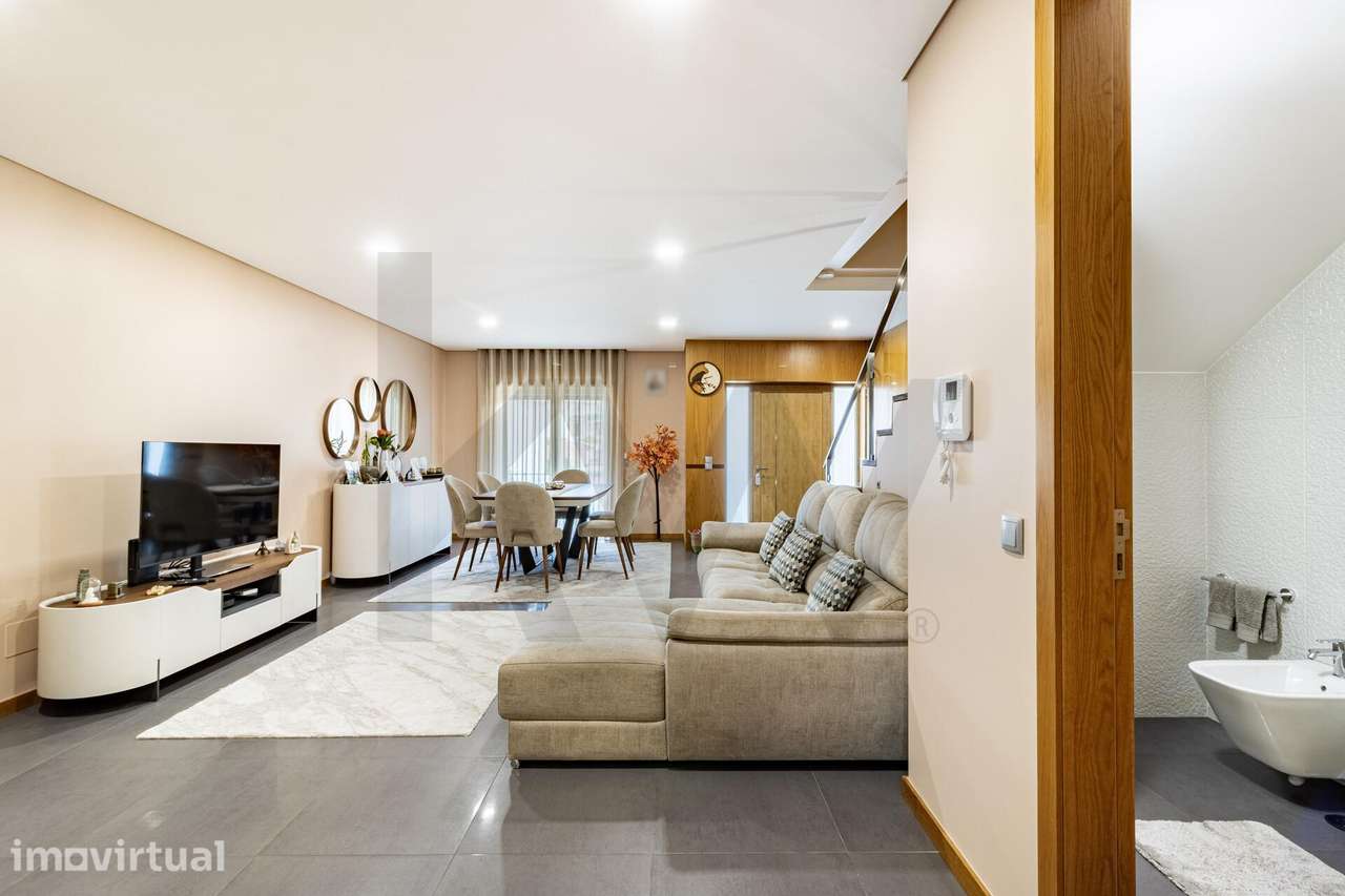 Exclusiva Moradia T3 em Banda de Arquitetura Moderna em São João da Ma - Grande imagem: 5/46