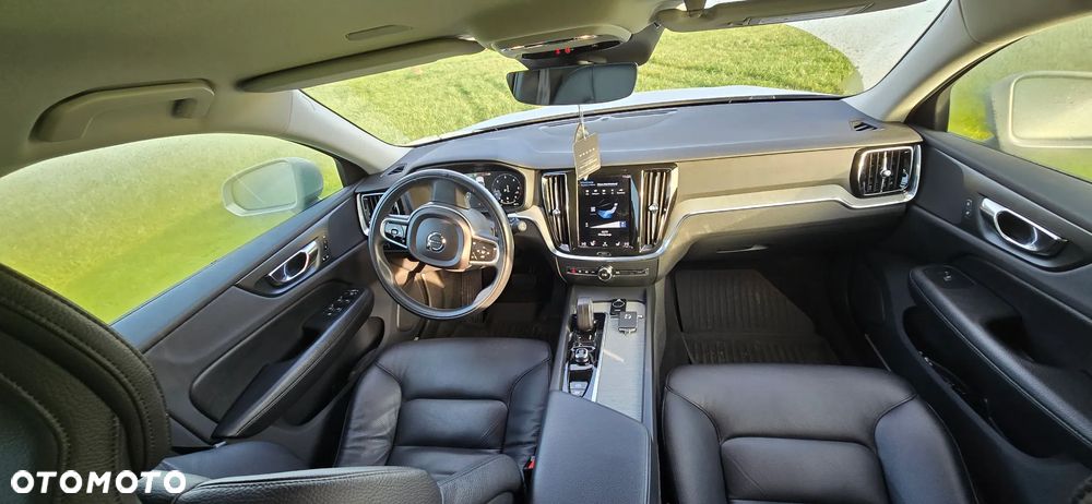 Volvo V60 B4 D Momentum Pro - 5