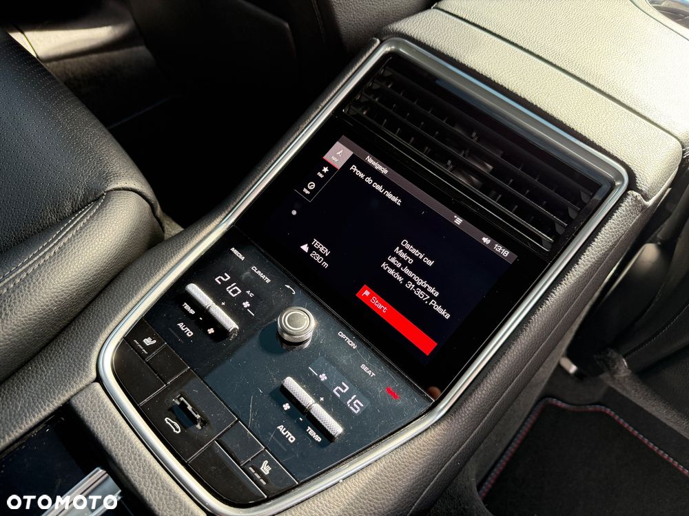 Porsche Panamera 4 Executive - 29