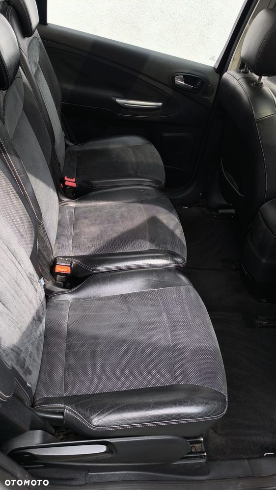 Ford S-Max - 10