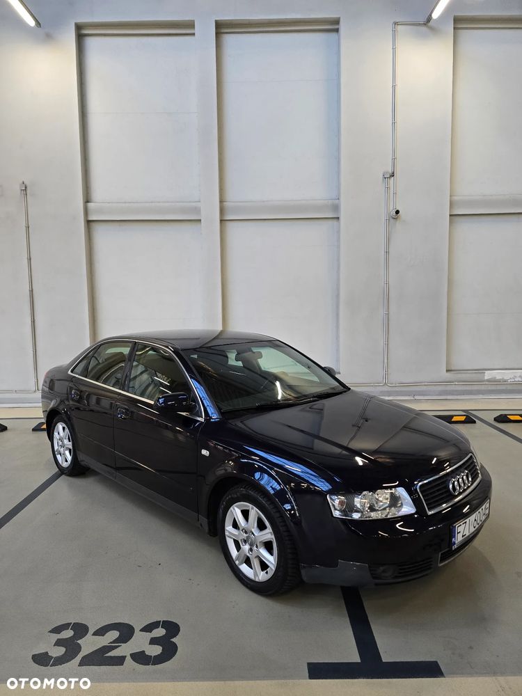 Audi A4 Limousine - 20