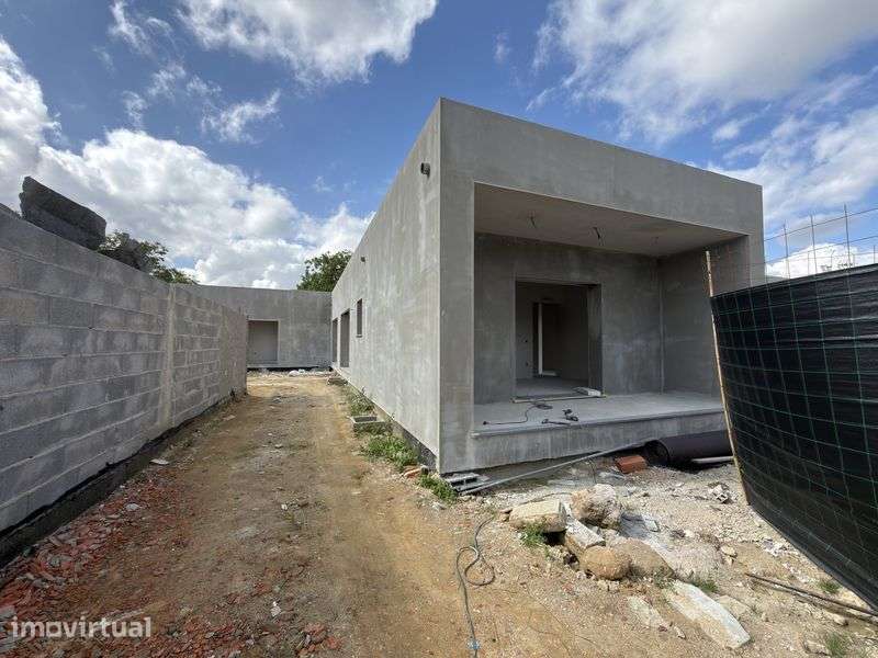 Excelente moradia T4, térrea com terreno em Condeixa-a-Nova - Grande imagem: 2/8