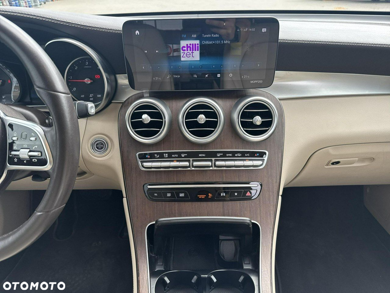 Mercedes-Benz GLC - 24