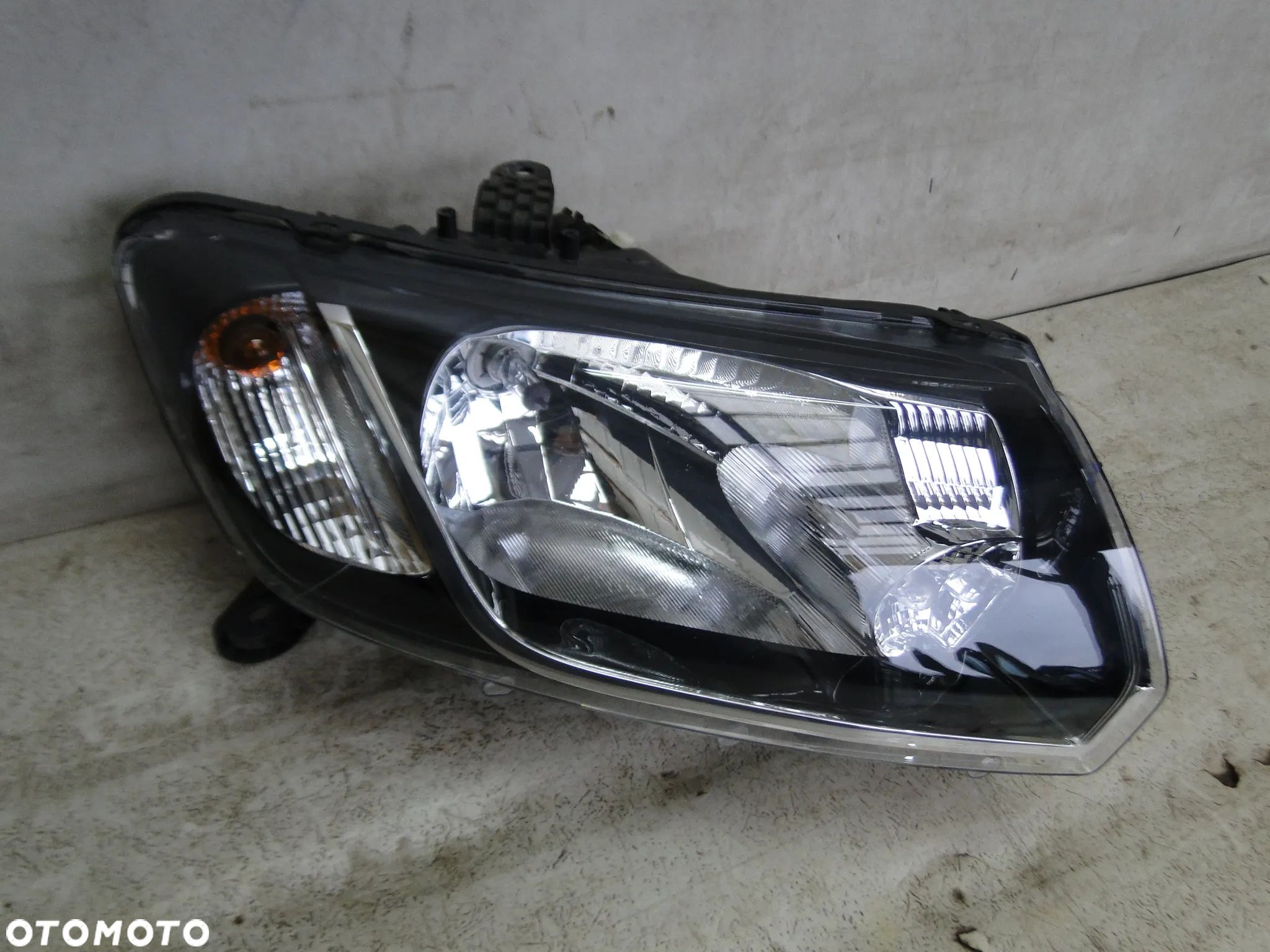 DACIA SANDERO II 2 LOGAN LAMPA PRAWA PRZÓD PRZEDNIA CAŁA EUROPA - 1