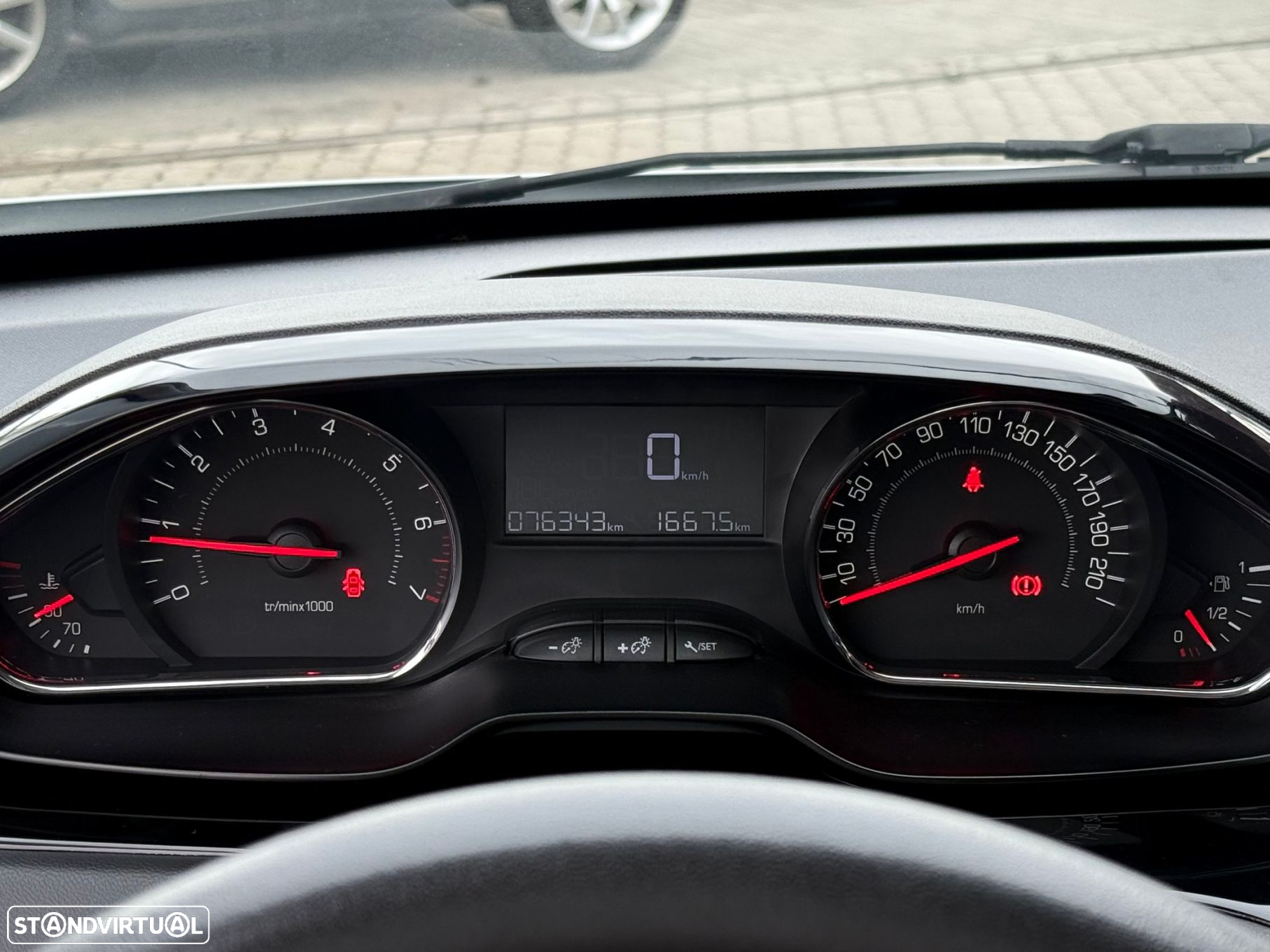 Peugeot 208 1.2 PureTech Style - 10
