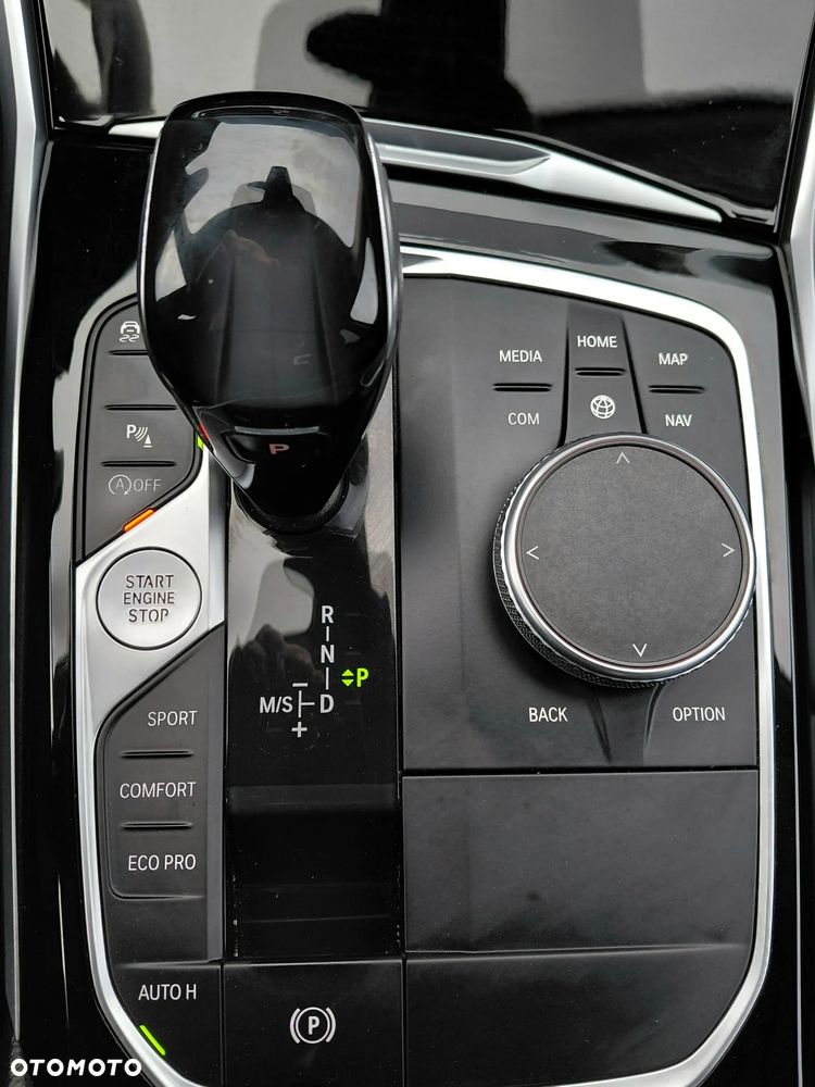 BMW Seria 3 320d xDrive Luxury Line sport - 34