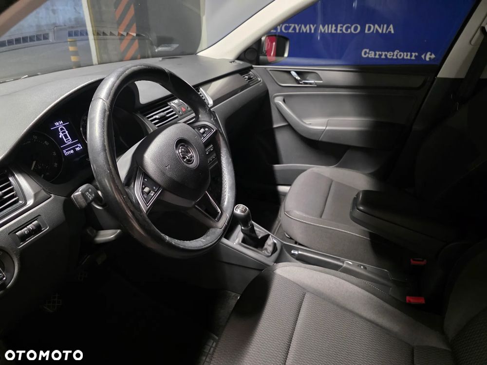 Skoda RAPID 1.2 TSI Ambition - 32
