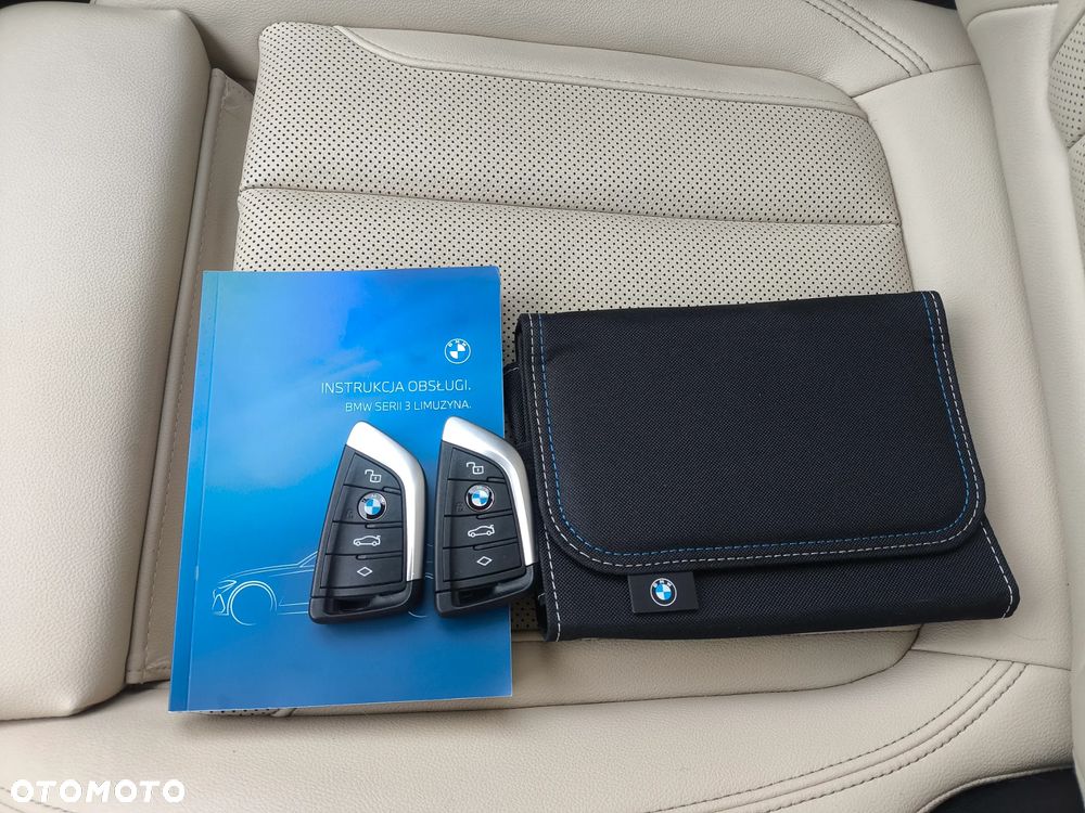 BMW Seria 3 320i - 36