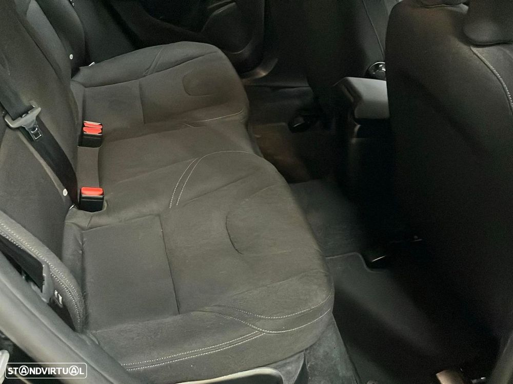 Volvo V40 2.0 D2 Kinetic - 17