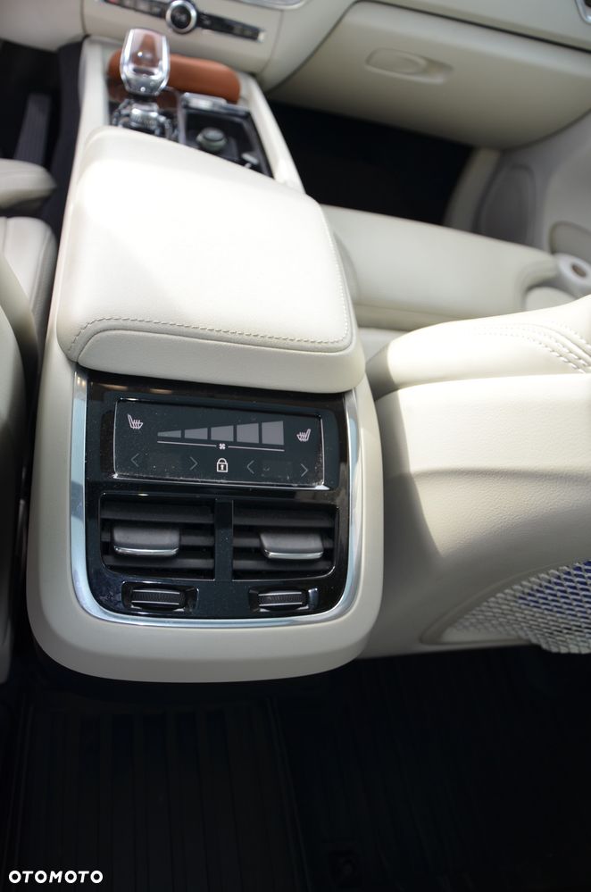 Volvo XC 60 B5 B AWD Ultimate Bright - 24