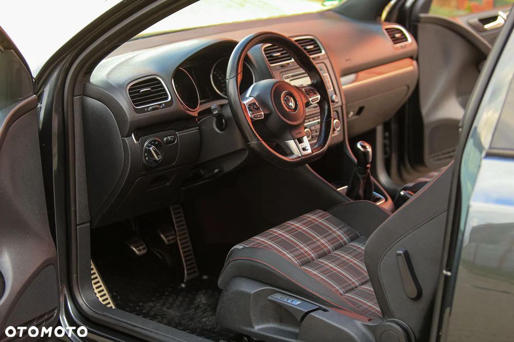 Volkswagen Golf 2.0 TSI GTI - 30