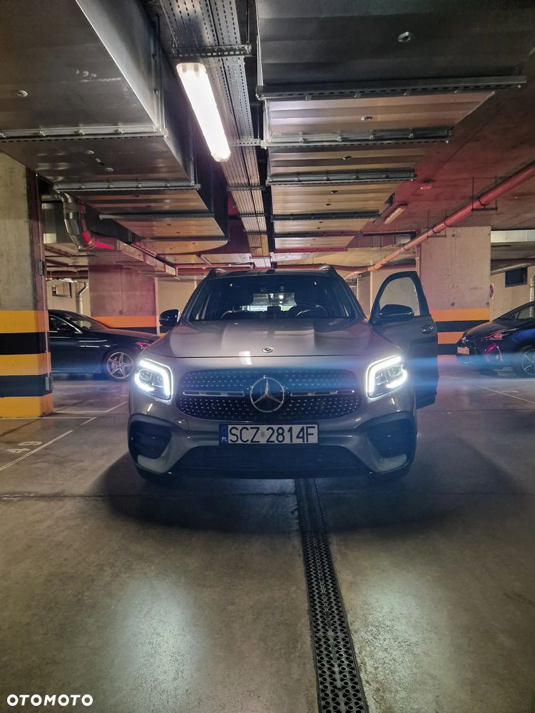 Mercedes-Benz GLB 250 4-Matic AMG Line 8G-DCT - 24