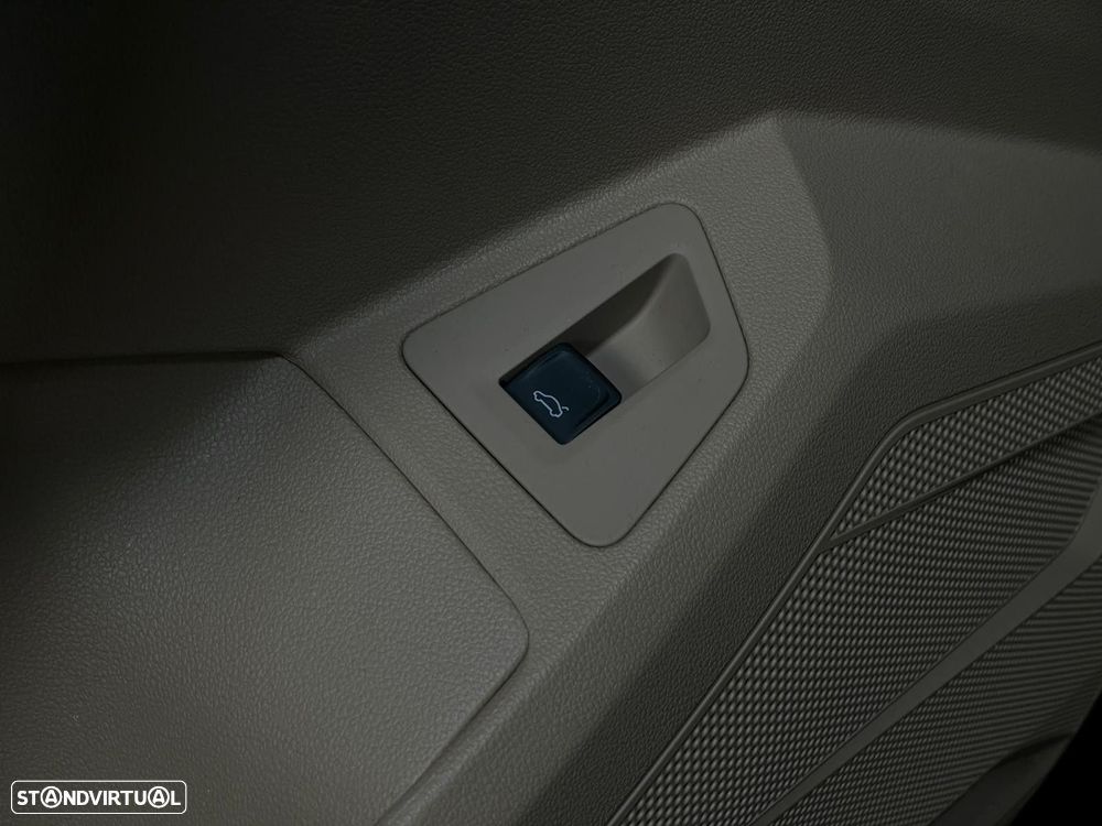 VW Touareg 3.0 TDI V6 Elegance Plus - 16