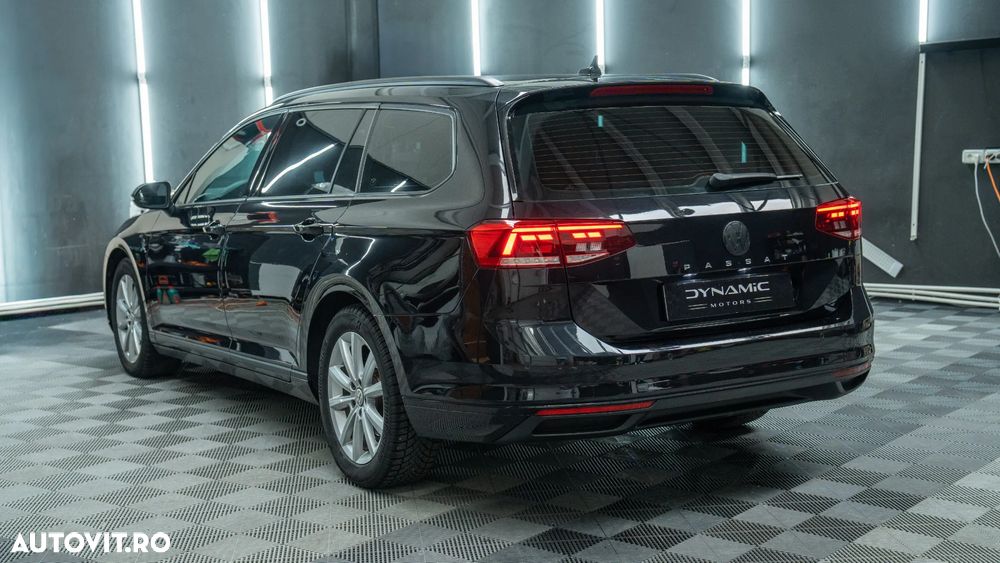 Volkswagen Passat - 4