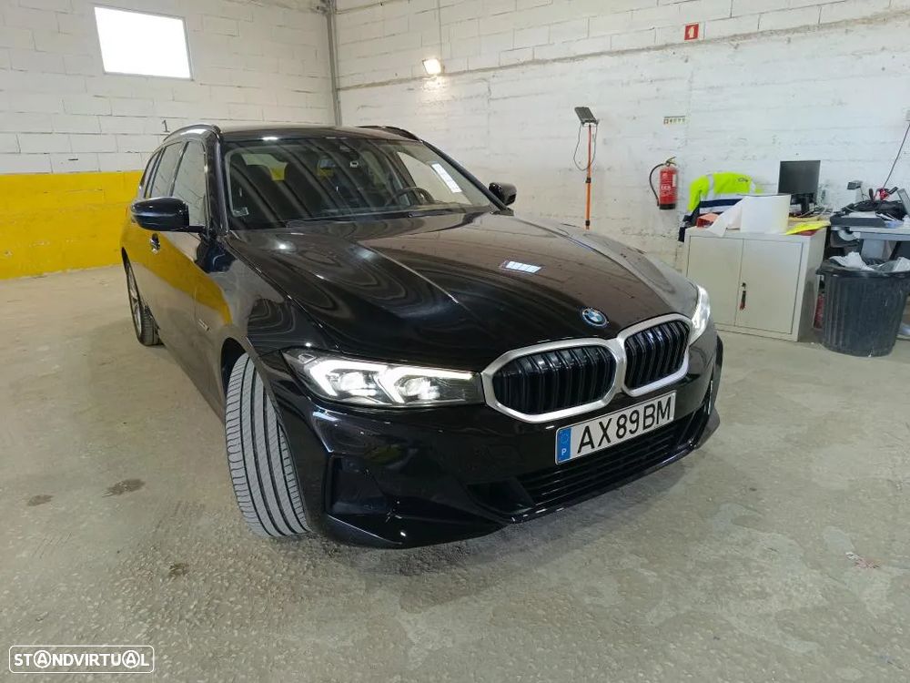BMW 320 e Touring Auto - 4