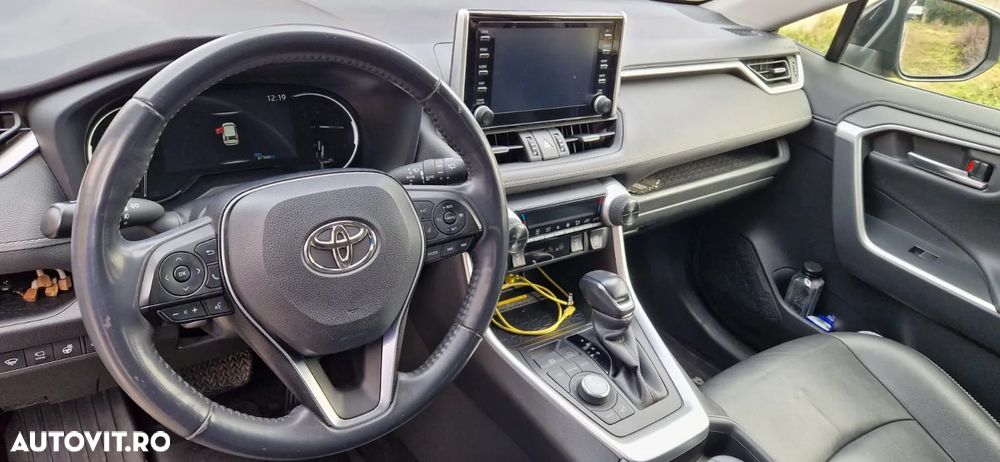 Toyota RAV4 - 8