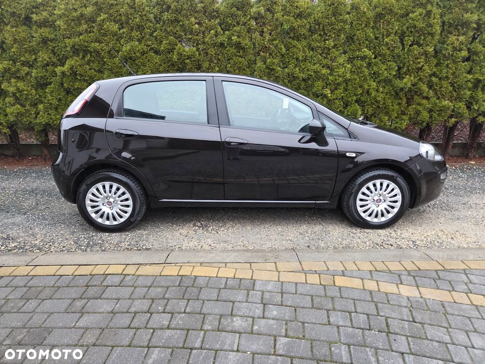 Fiat Punto Evo 1.4 8V Estiva Blue&Me - 25
