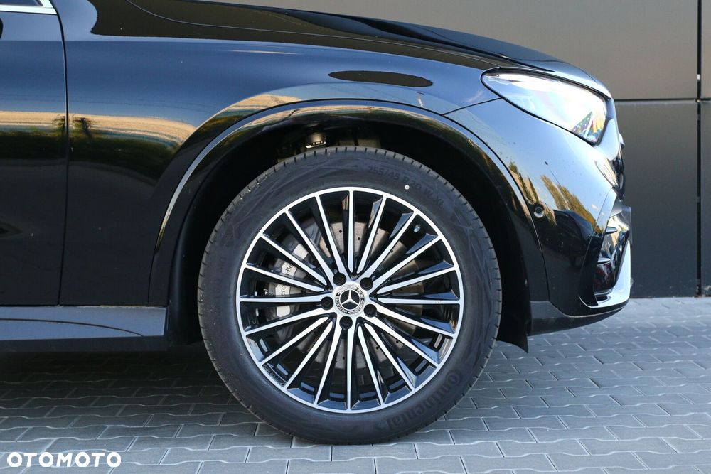 Mercedes-Benz GLC - 12