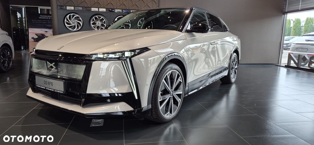DS Automobiles N°8 - 1