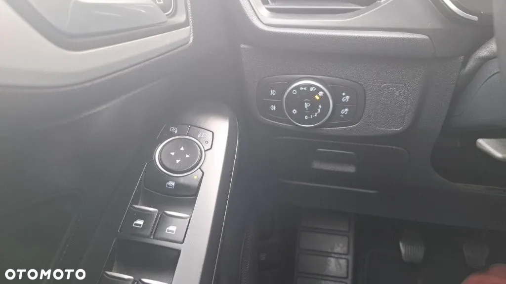 Ford Focus 1.0 EcoBoost Trend Edition - 25