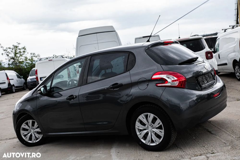 Peugeot 208 1.0 L PureTech Active - 5
