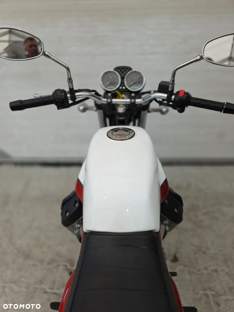 Moto Guzzi V7 - 34