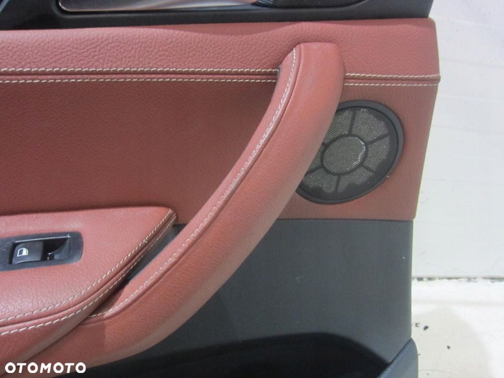 BMW X3 F25 BOCZEK TAPICERKA DRZWI LEWY TYŁ ROTBRAUN ROLETA 51427279927 - 5