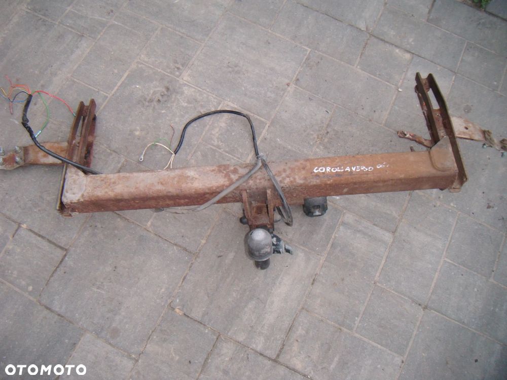 toyota corolla verso 05r hak holowniczy z tabliczką - 1