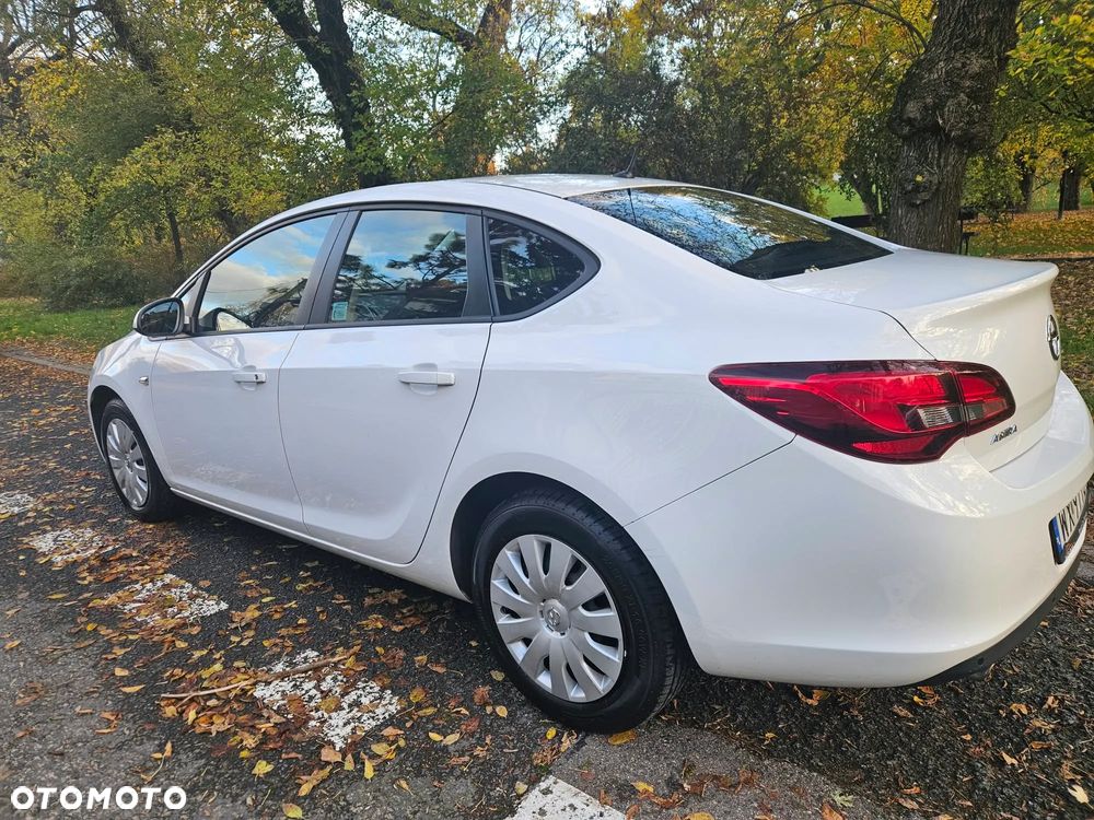 Opel Astra 2017 photo 2