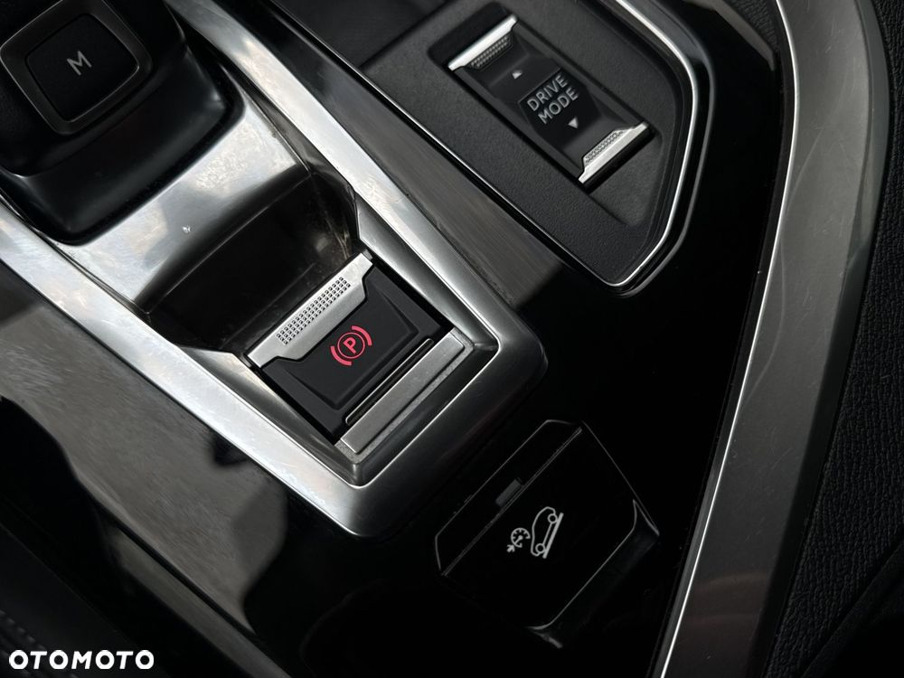 Peugeot 3008 1.2 PureTech Allure Pack S&S EAT8 - 17