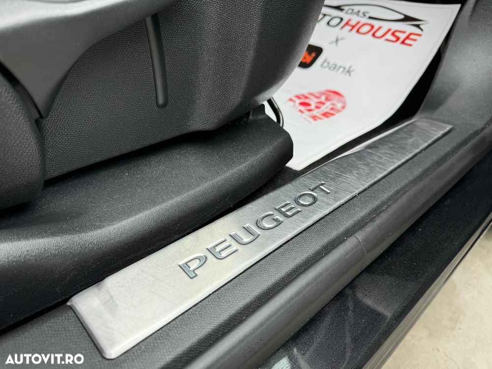 Peugeot 3008 1.2 PureTech Turbo S&S GT-Line - 33