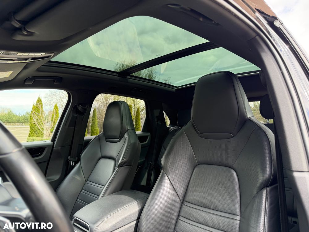 Porsche Cayenne - 27