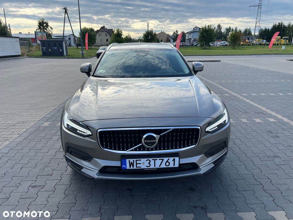 Volvo V90 Cross Country D5 SCR AWD Momentum Pro - 19