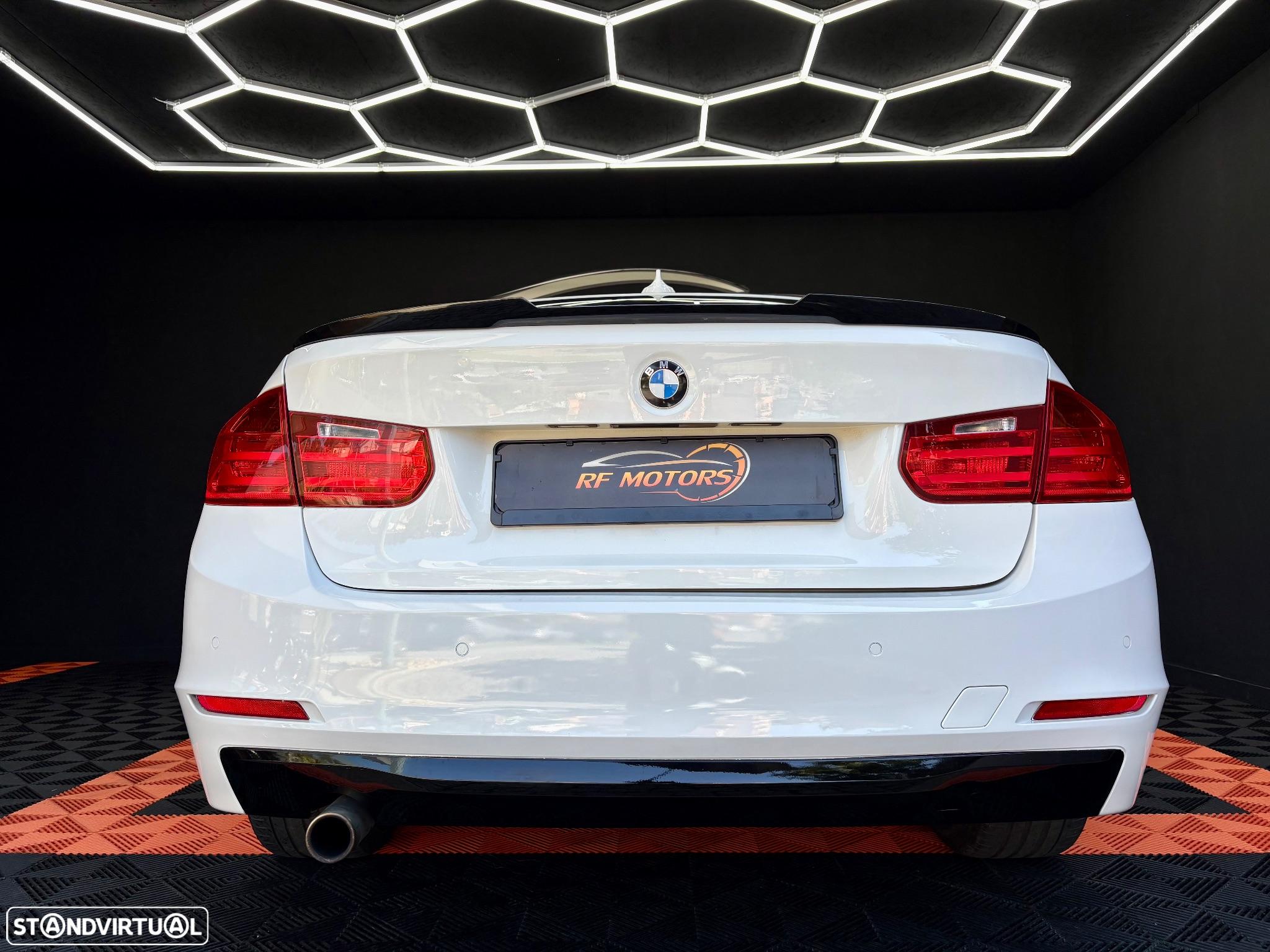 BMW 318 d Line Sport - 25