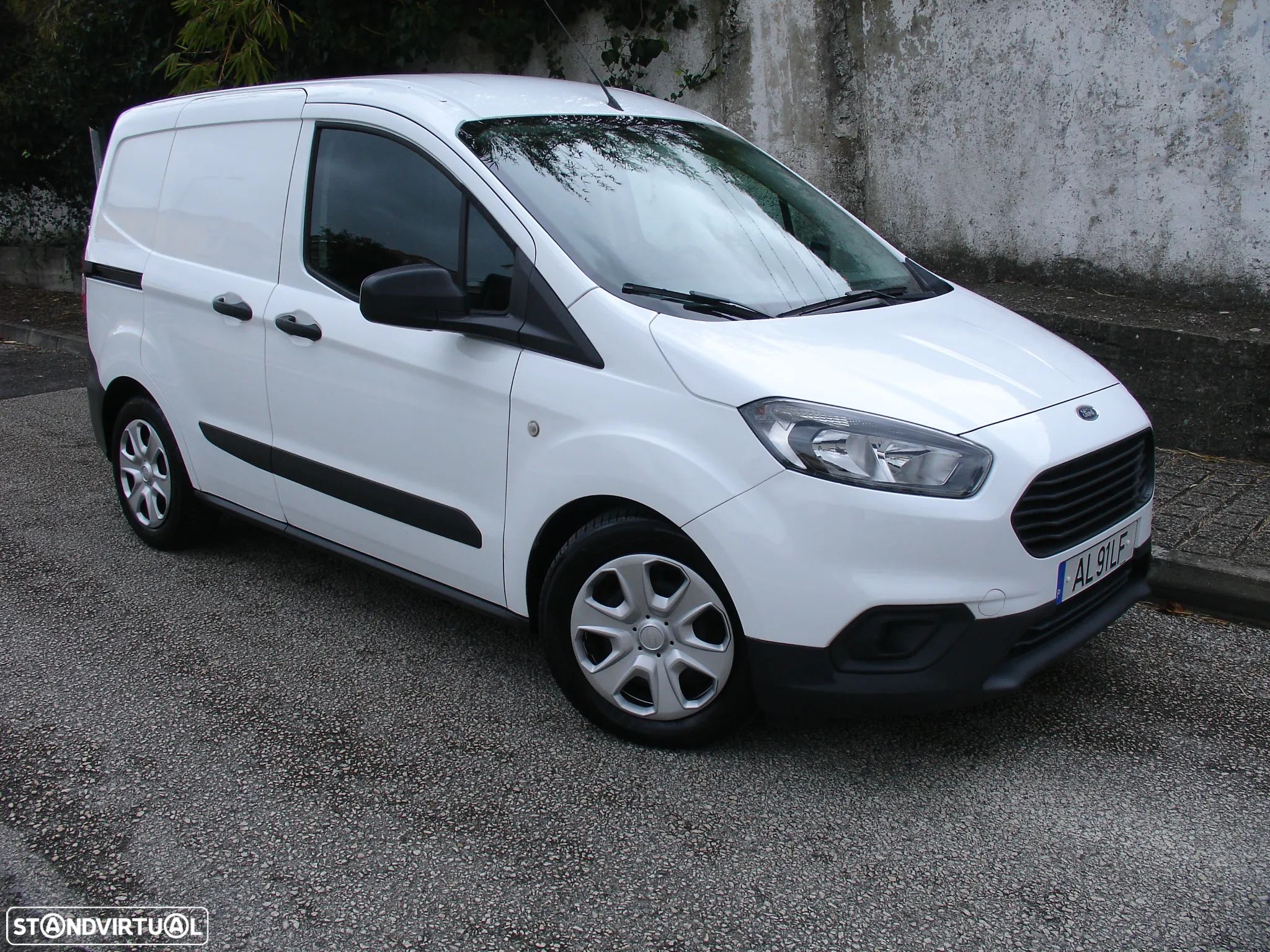 Ford courier c/iva - 1