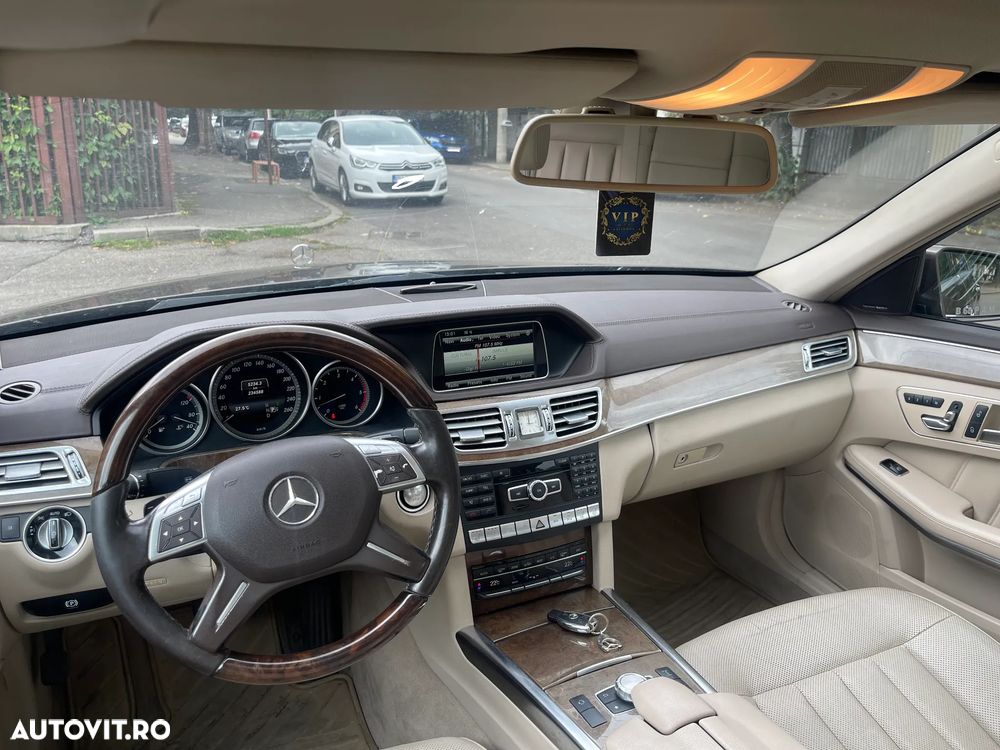 Mercedes-Benz E 350 BlueTEC 4MATIC Aut. - 40