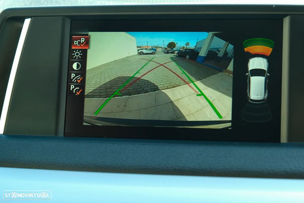 BMW X5 25 d sDrive Comfort 7L - 9