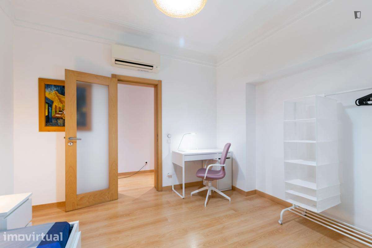 Quarto - localizado em São Sebastião Lisbon - Grande imagem: 3/20